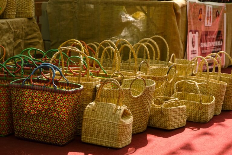 The Benefits of Supporting Local Artisans Through Online Shopping